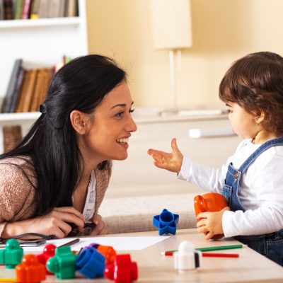 How to Choose Between Daycare and Nanny Care?